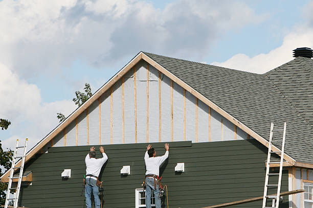 Professional Siding technician working in Washington Crossing, PA